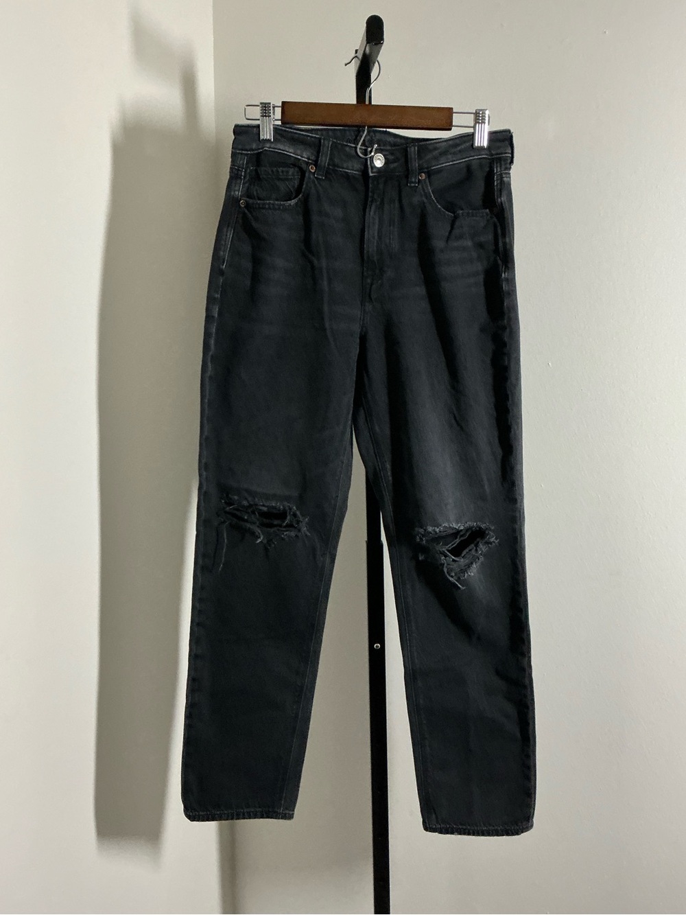 American Eagle Outfitters | Straight Leg Mom
Jeans